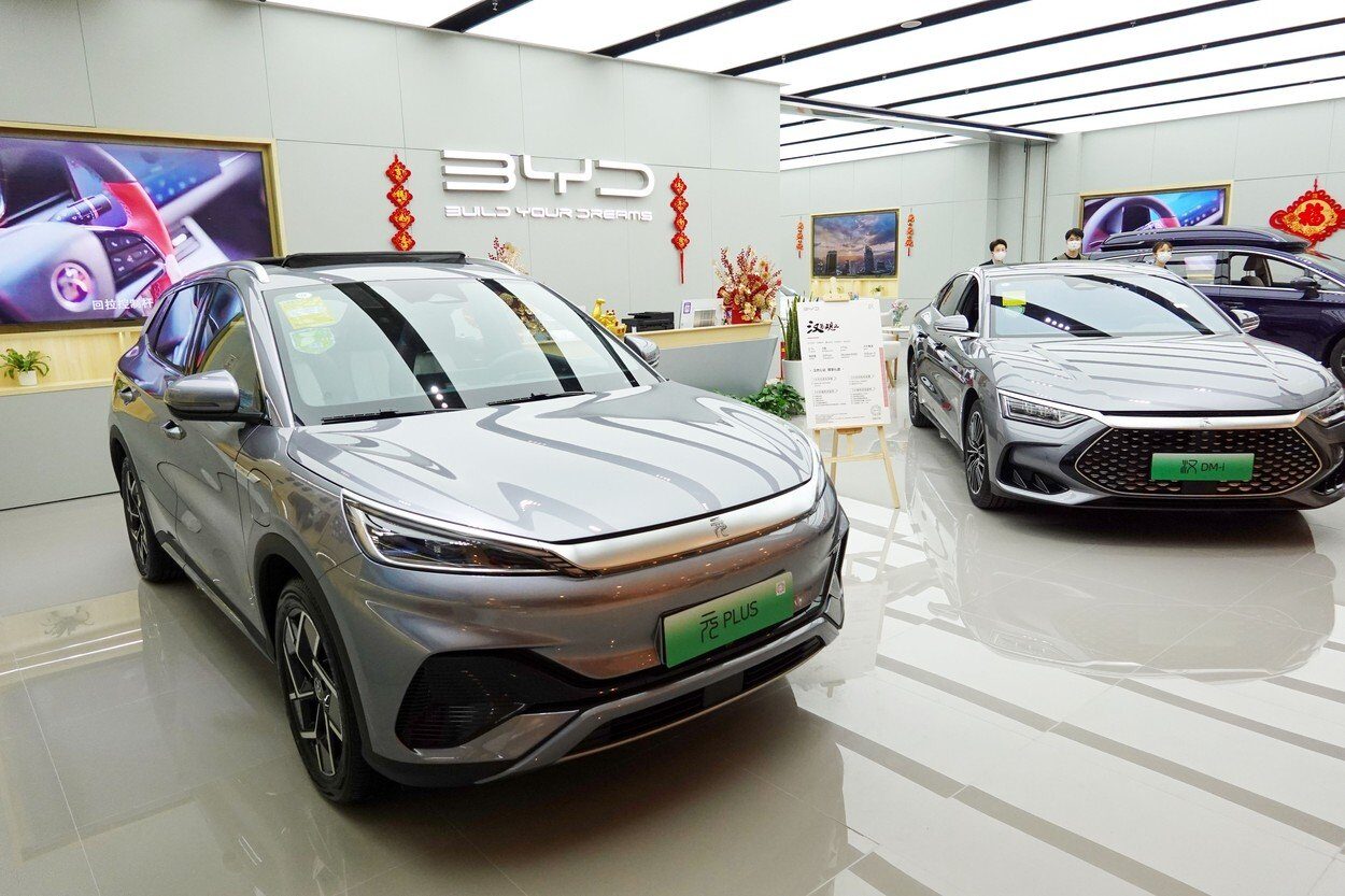 Scandalul abuzurilor la fabrica BYD din Ungaria zguduie lumea auto București – Fabrica europeană a gigantului auto chinez BYD, aflată în construcție în Ungaria, este în centrul unui scandal internațional