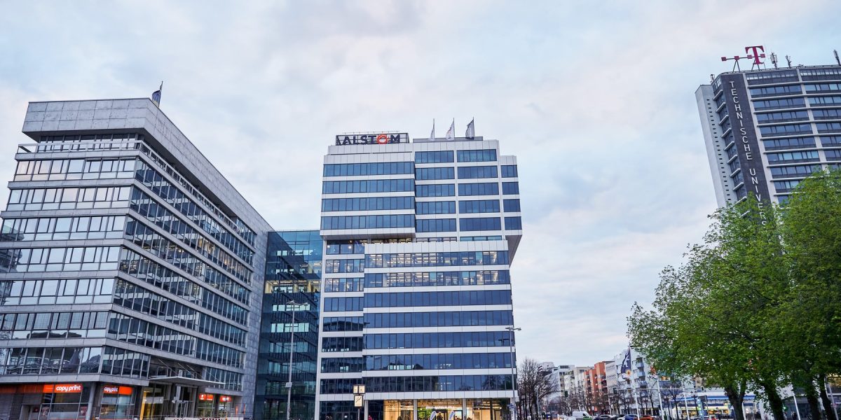 Acțiuni prăbușite: O companie importantă din România, în picaj la bursă