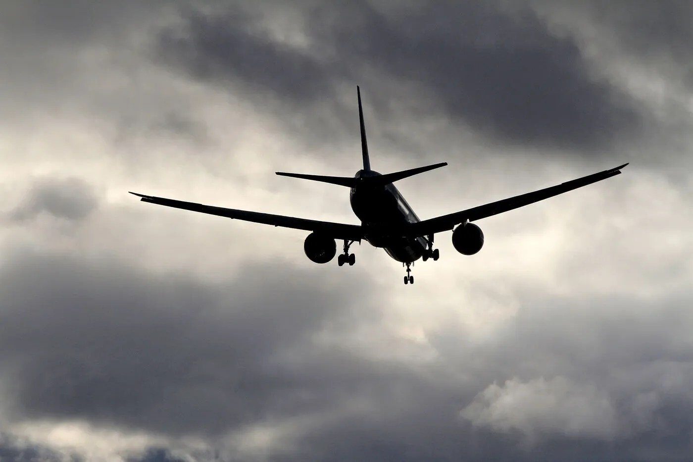 Restricții la alimentare cu combustibil pe aeroporturi din nordul Italiei, din cauza lipsei de alimentare Zborurile de pe patru aeroporturi din nordul Italiei vor fi afectate de restricții privind alimentarea cu combustibil până pe 9 aprilie, din cauza „disponibilității limitate” cu care se confruntă operatorul Air BP Italia