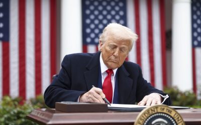 SUA, acord de 20 miliarde dolari cu Iranul: Trump, gata să plătească cash pentru uraniu