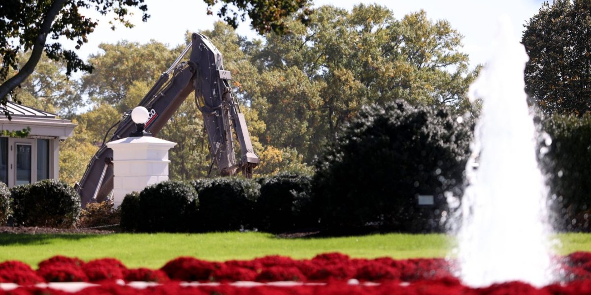 Trump, gata să reia lucrările la sala de bal de la Casa Albă, sfida procesul