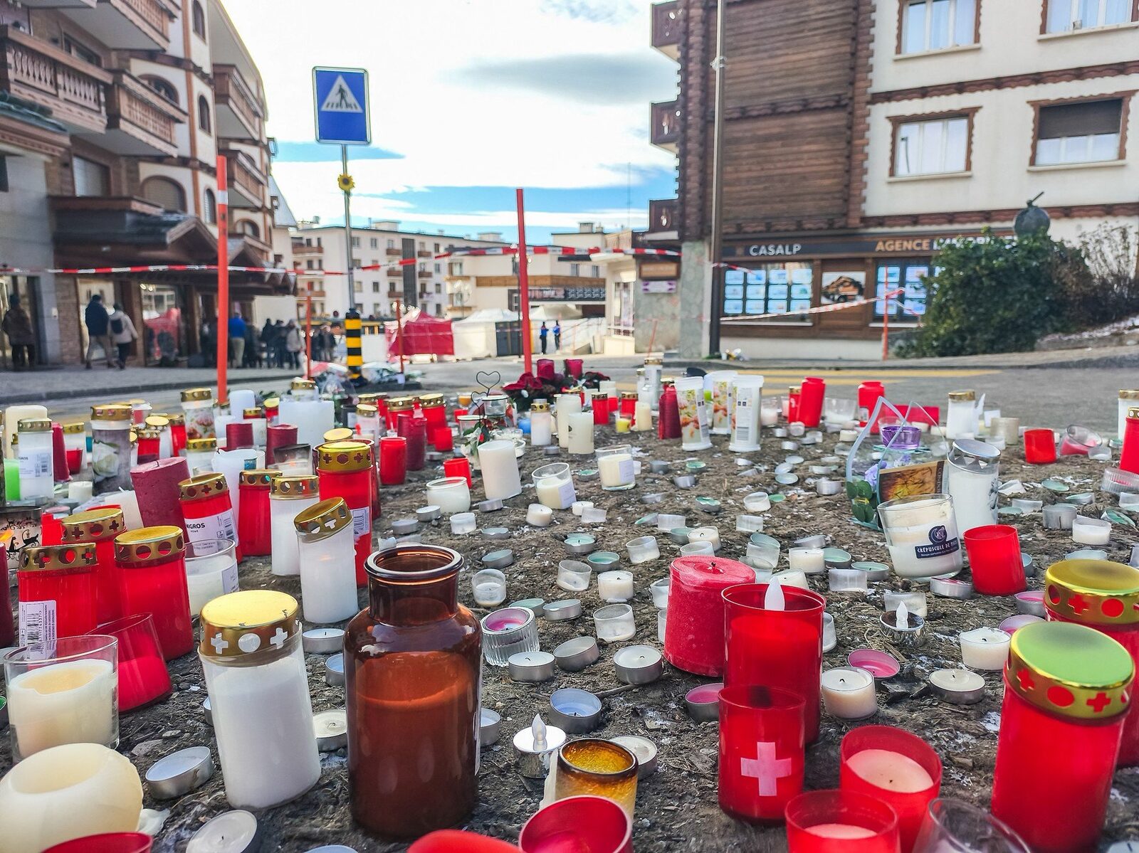 Proprietarii unui bar din Crans-Montana, acuzați în Italia
