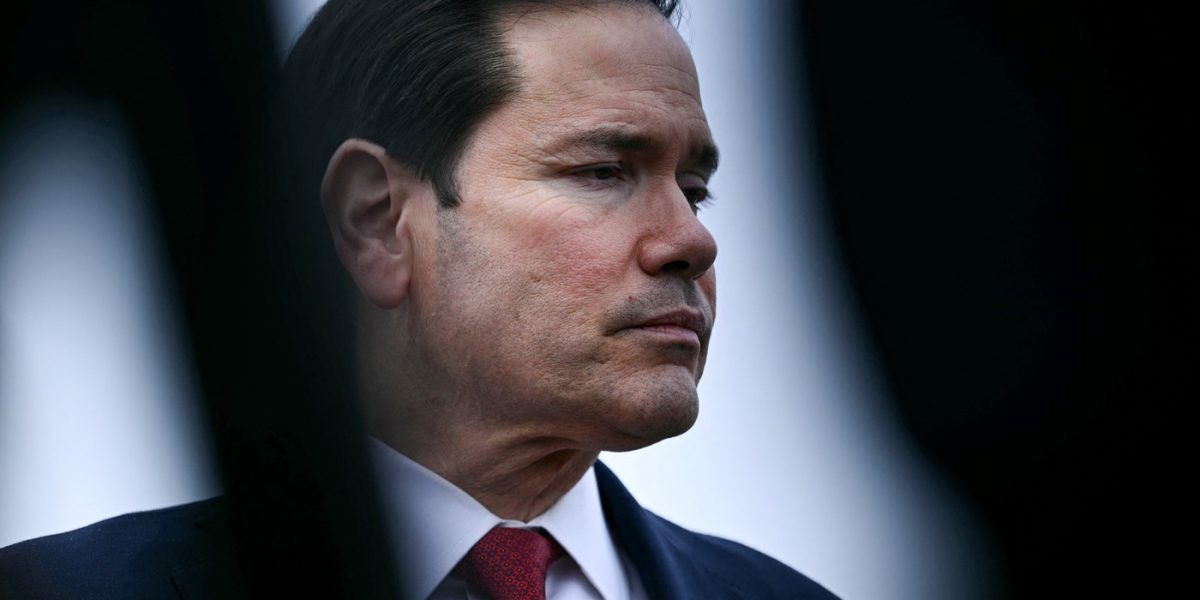 Secretarul de stat american Marco Rubio a mulțumit României pentru sprijinul acordat în operațiunile americane din Orientul Mijlociu Joi, secretarul de stat american Marco Rubio a avut o convorbire telefonică cu ministrul român de Externe, Oana Țoiu