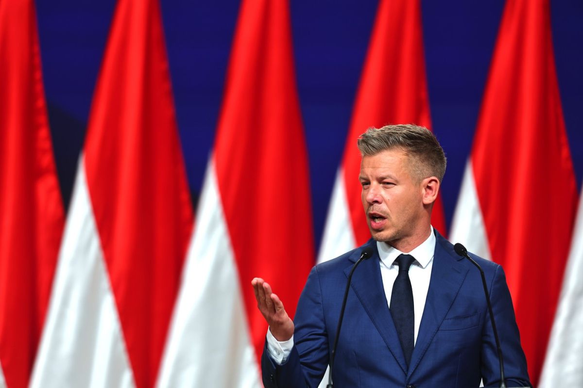 ȘTIRILE ZILEI: Donald Trump are zebre pe domeniul său