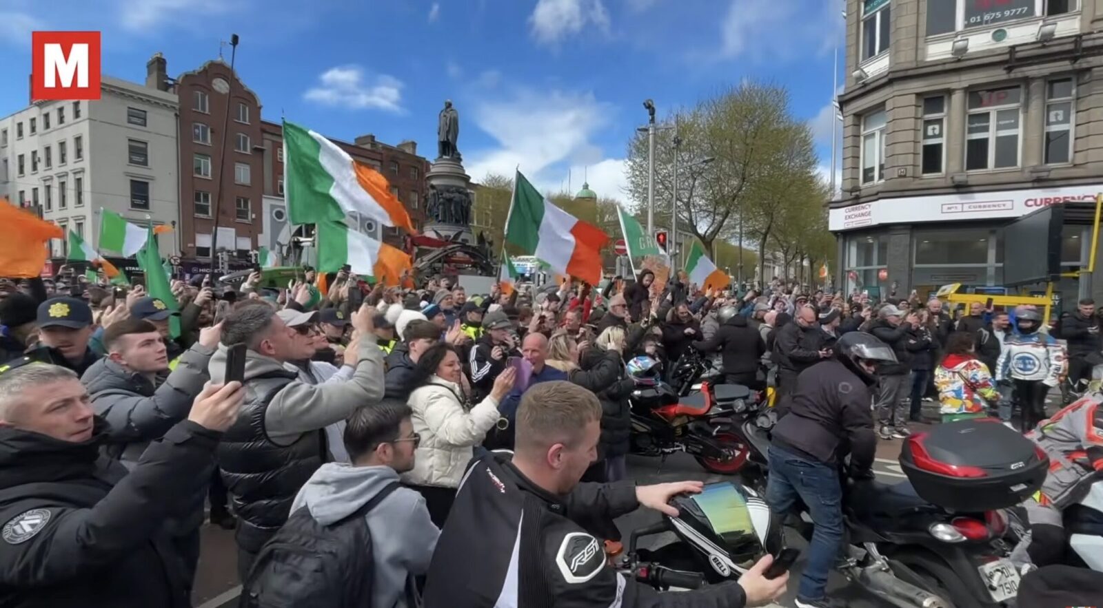 Proteste FURIOASE în Irlanda: Poliția declară ilegale demonstrațiile anti-prețuri