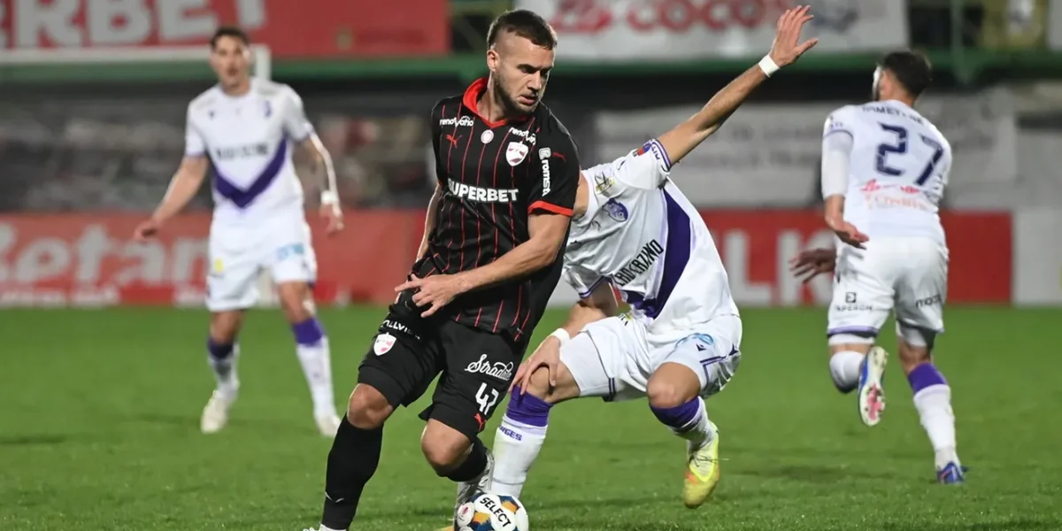 Pușcaș, sacrificiu la limită: Stă înfășurat în gheață pentru România