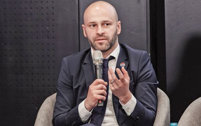 O strategie solidă de a atrage investiții: România, ca hub al lanțului de aprovizionare Oportunitățile de atragere a investițiilor străine directe (ISD) în România sunt multiple, dar succesul depinde de capacitatea de a oferi soluții concrete, adaptate nevoilor investitorilor