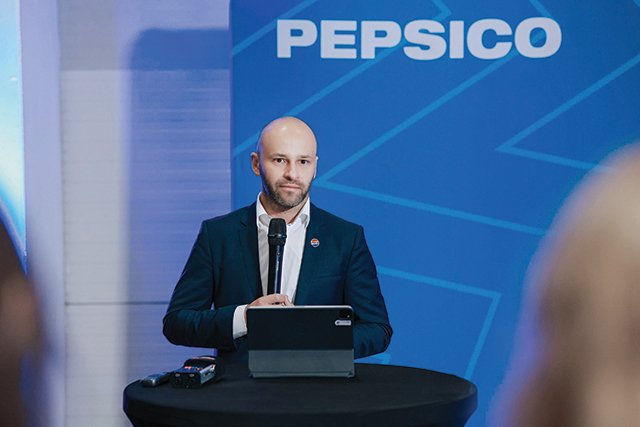 PepsiCo Investește 120 de Milioane de Euro în România: Accent pe Lanțul de Aprovizionare Local Investiția de 120 de milioane de euro realizată de PepsiCo în România reprezintă un pas important pentru gigantul din industria de băuturi și snack-uri