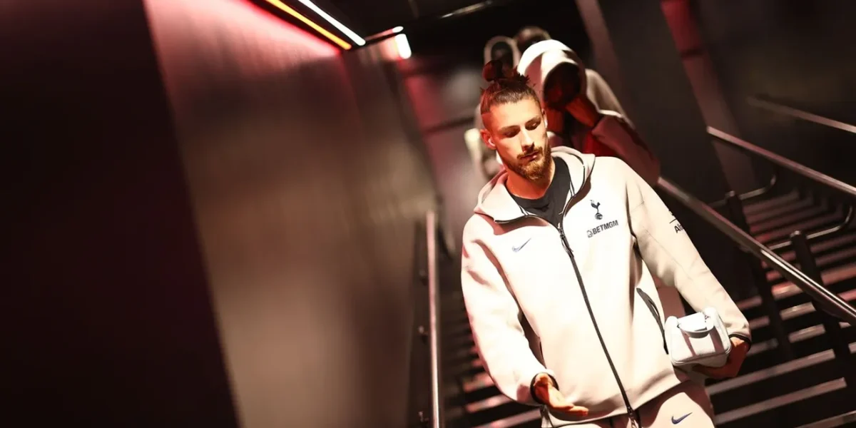 Drăgușin, ca și vândut la Tottenham! Unde mai găsește înlocuitor din Premier League?