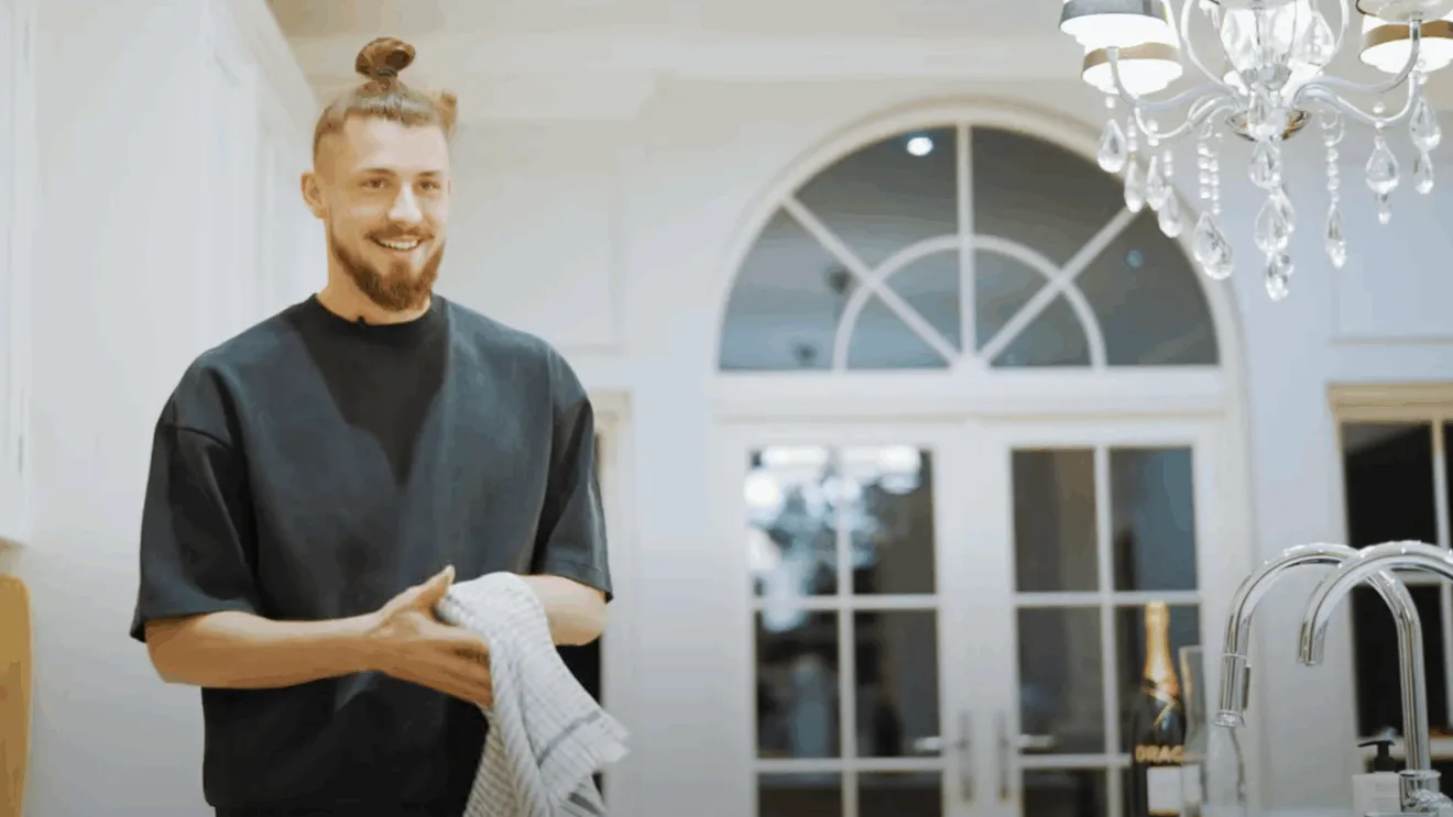 Radu Drăgușin, fundașul român care evoluează la Tottenham, a investit într-un proiect imobiliar amplu în București, iar acum culege roadele