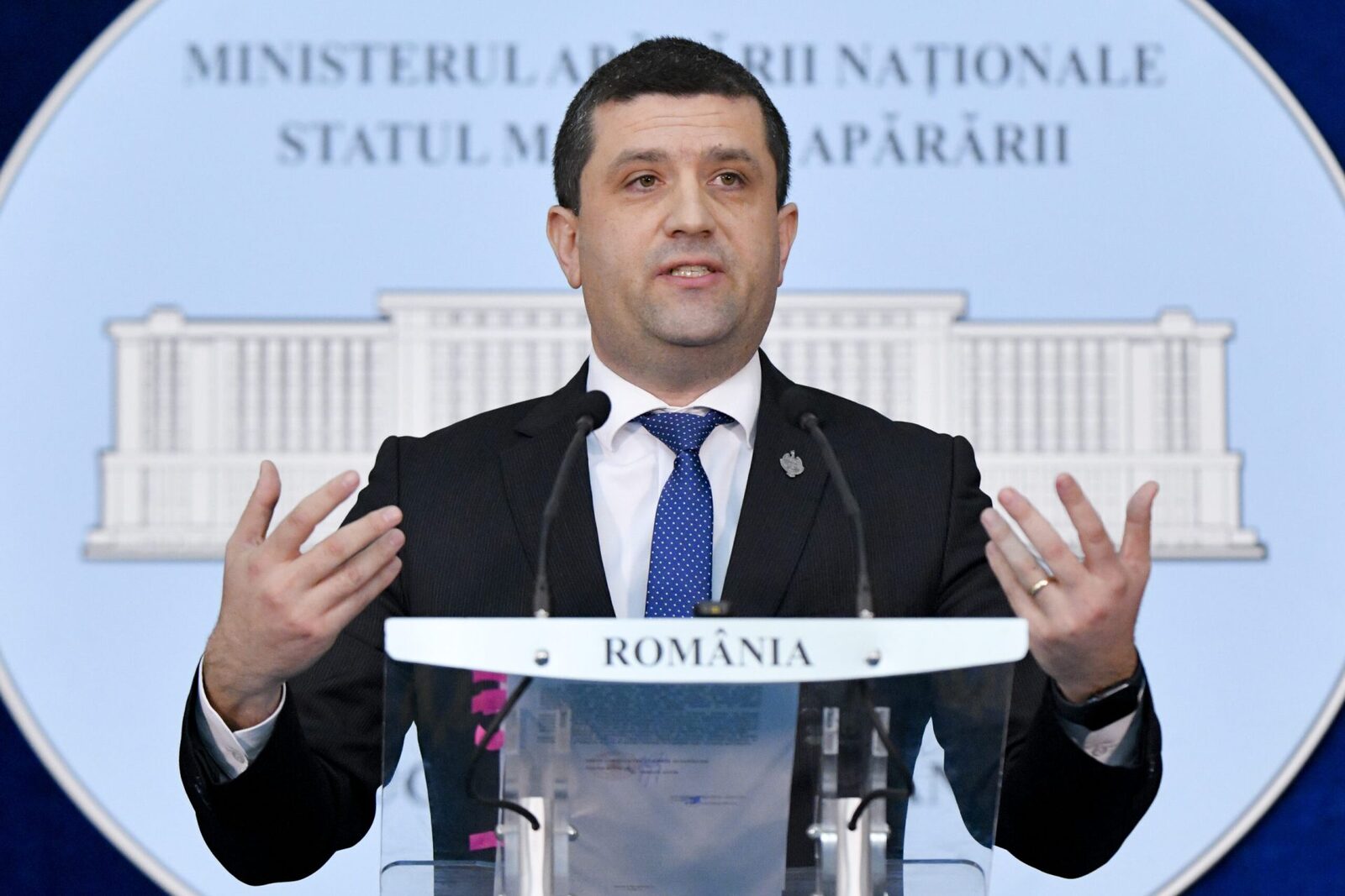 Ministrul Apărării, Radu Miruță, a declarat luni că România nu se confruntă cu riscuri imediate de securitate în contextul conflictului din Orientul Mijlociu
