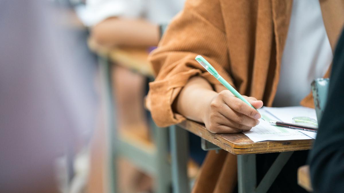 Ora 14:00, ziua de vineri, aduce elevilor de clasa a XII-a veștile mult așteptate despre rezultatele de la simularea examenului de Bacalaureat 2026