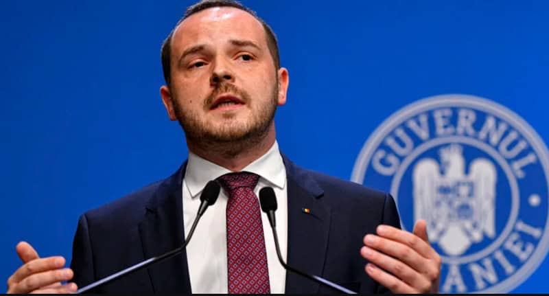 România negociază cu Pfizer: 600 de milioane de euro pentru vaccinuri, transformați în medicamente inovatoare? București – Ministerul Sănătății vrea să transforme datoria de 600 de milioane de euro către compania Pfizer, reprezentând vaccinuri anti-COVID refuzate, în beneficii pentru pacienți