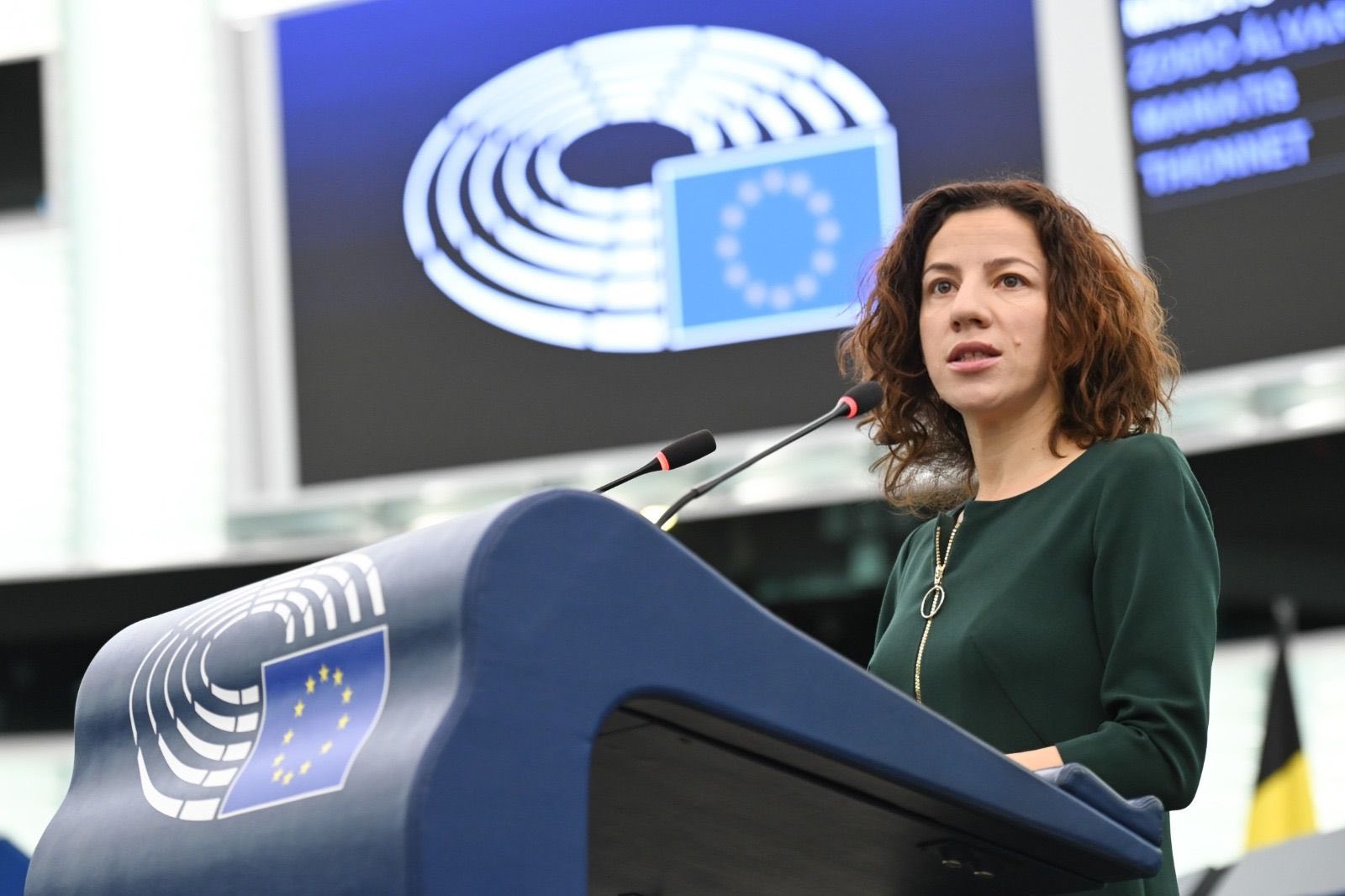 România redirecționează peste 2,8 miliarde de euro din fonduri europene pentru a investi în domenii strategice, precum tehnologie, apărare și locuințe sociale, conform procesului de revizuire a Politicii de Coeziune pentru perioada 2021-2027