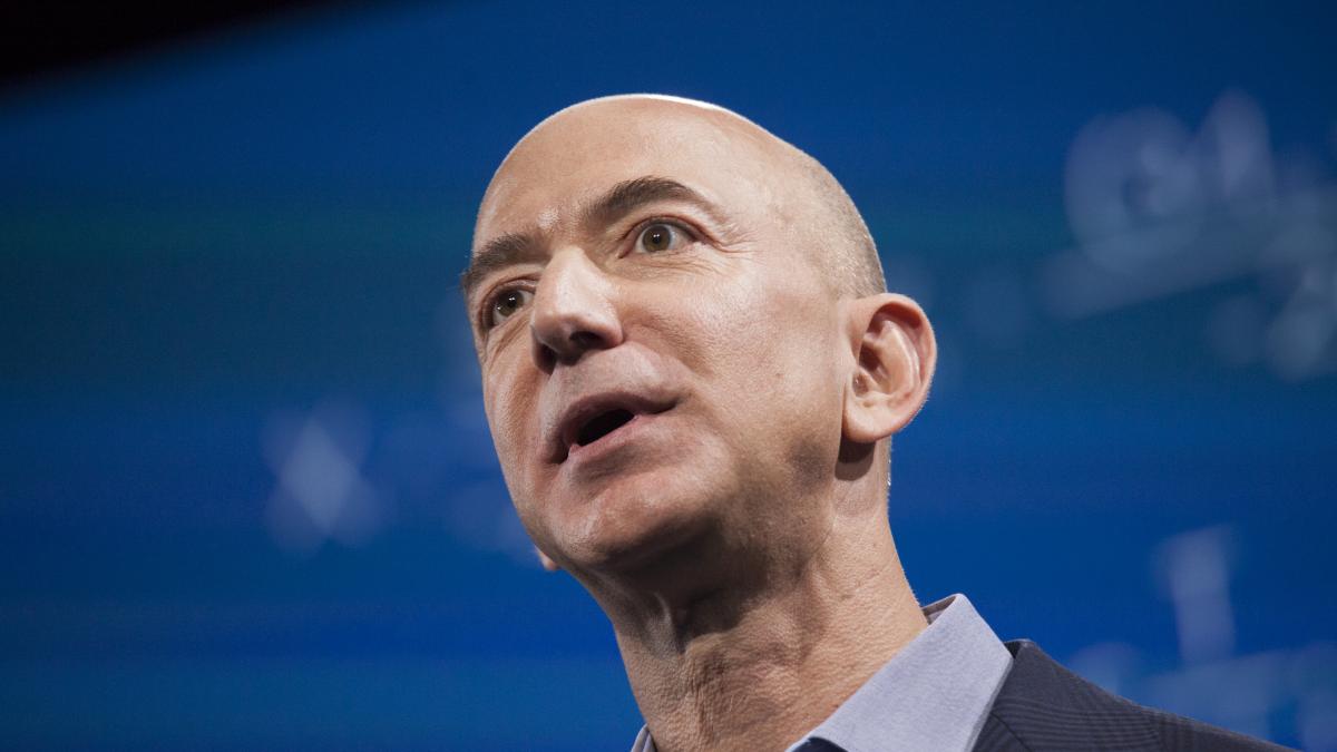 Bezos, salariu de mizilic la Amazon: Călătoriile, mai scumpe ca leafa șefului