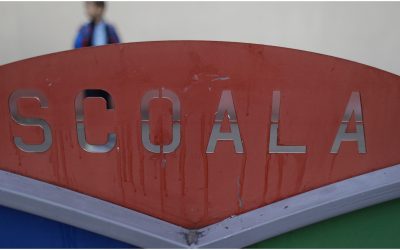 Profesorul din Gorj, acuzat de corupție sexuală, încasează salariu de un an