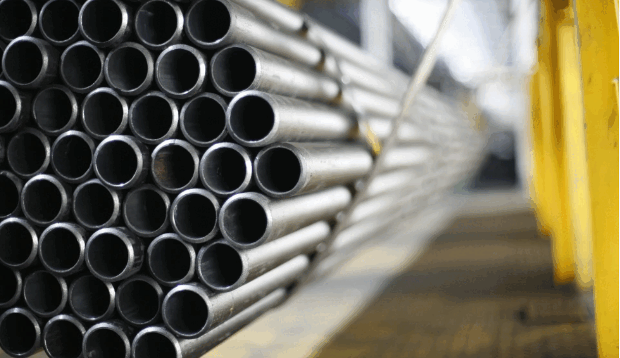Interpipe, gigantul ucrainean, preia fabrica ArcelorMittal din Roman Grupul ucrainean Interpipe, un important producător mondial de țevi din oțel, a finalizat achiziția fabricii ArcelorMittal Tubular Products (AMTP) din Roman, România, începând cu 31 martie