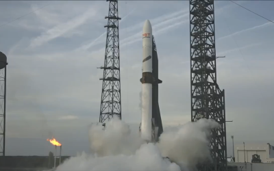 Blue Origin reușește: Aterizare pentru motorul New Glenn, rivalitate cu SpaceX