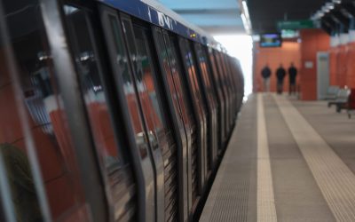 Bucăți din tavan s-au prăbușit la metroul din București: Circulația, blocată!