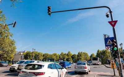 Tensiune în rețeaua electrică: București, afectat. Lista intersecțiilor