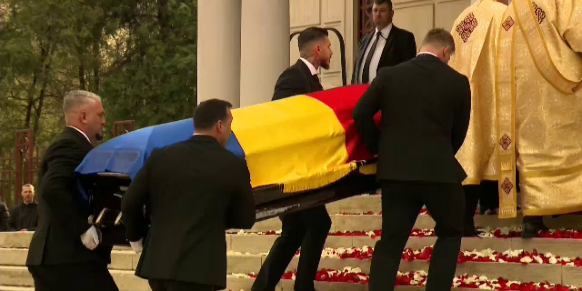 Cortegiul funerar cu trupul neînsuflețit al legendarului antrenor Mircea Lucescu a ajuns vineri dimineață la Biserica Sfântul Elefterie din București, unde a început slujba de înmormântare