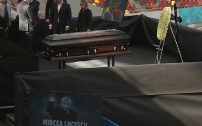 Sicriul cu trupul neînsuflețit al lui Mircea Lucescu a ajuns la Arena Națională din București, unde publicul are acces pentru a-și lua rămas bun de la marele antrenor