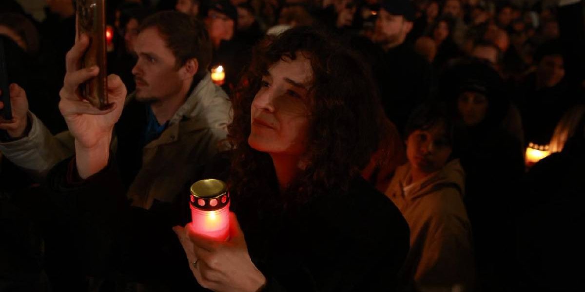 Hristos a Înviat! Imagini spectaculoase de la slujba de Înviere cu Patriarhul Daniel