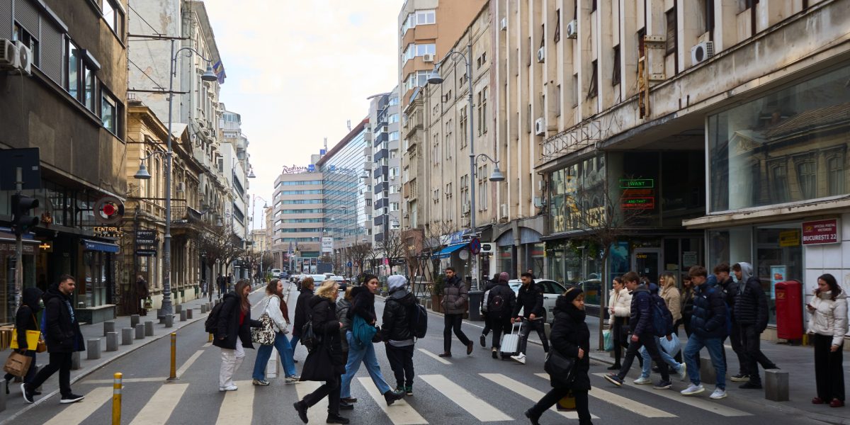 Alerte PUBLICE pe panourile digitale: București și alte 17 orașe, anunță MAI