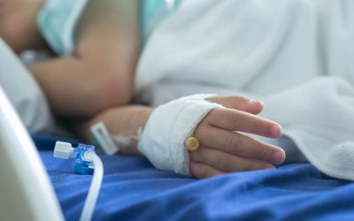 Sute de copii infectați cu HIV, după ce au primit seringi refolosite