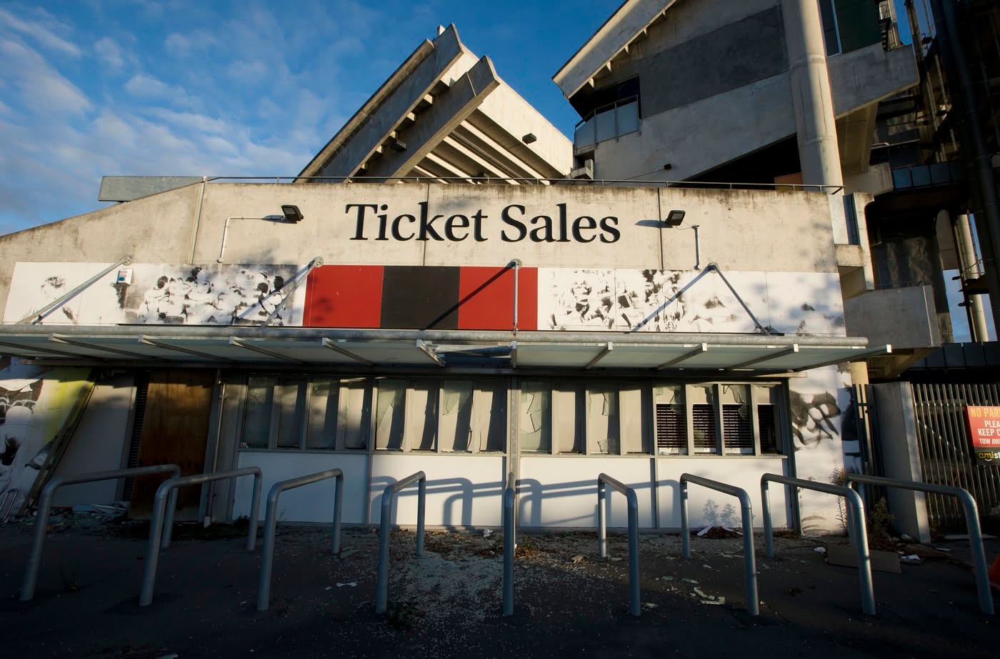 Noua Zeelandă: Un Stadion de Aproape 600 de Milioane de Euro, Inaugurat la 15 Ani de la Cutremur Orașul Christchurch din Noua Zeelandă și-a redeschis porțile spre evenimente majore, inaugurând un stadion ultramodern, cu o investiție de 590 de milioane de euro