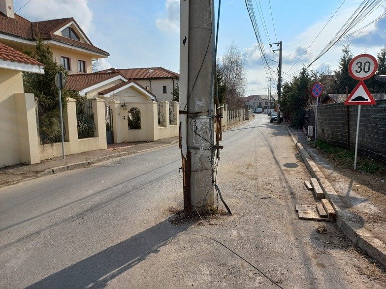 București: Demolare de stâlpi vechi de iluminat stradal