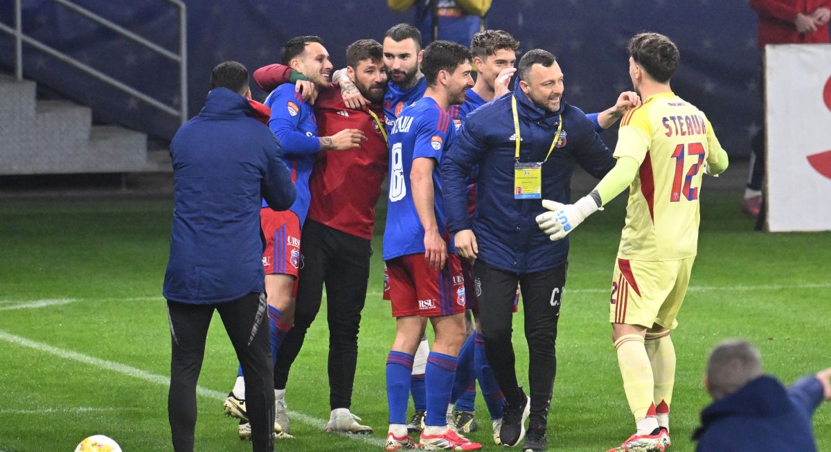 Steaua București a învins Chindia Târgoviște cu scorul de 2-0, joi seară, pe teren propriu, în primul meci al etapei a doua din play-off-ul Ligii a II-a