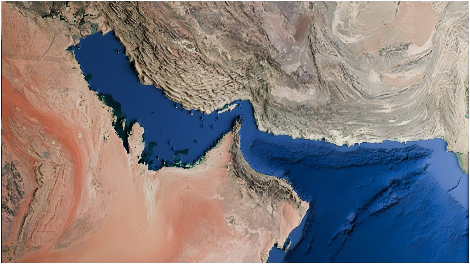 Iranul negociază cu Omanul pentru a asigura tranzitul navelor prin Strâmtoarea Ormuz, o rută vitală pentru comerțul global de petrol și gaze, în contextul tensiunilor regionale
