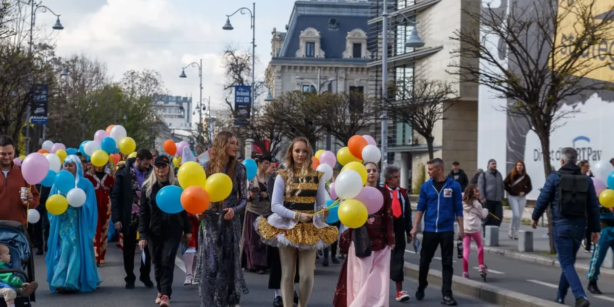 Opinie: Victoriei, de la trafic la URSS într-o dezbatere aprinsă despre pietonalizare în București