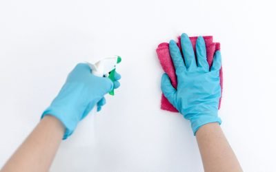 Dezinfectanții comuni, o amenințare neașteptată pentru sănătatea respiratorie Un studiu recent efectuat de cercetătorii de la Universitatea din California, Davis, a scos la iveală o problemă îngrijorătoare legată de substanțele dezinfectante uzuale