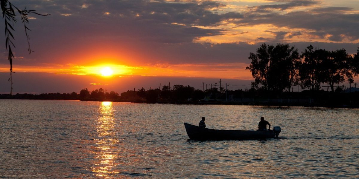 Un studio „plutitor” țintește tinerii britanici: Arta pe apă