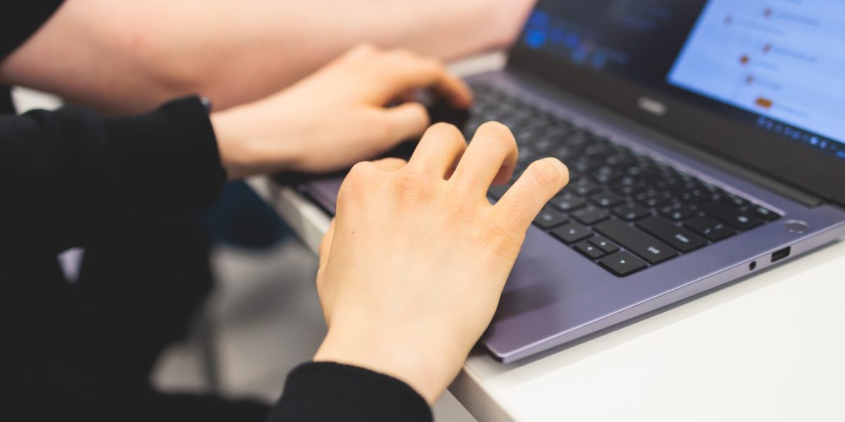 Înscrieri la hackathonul studențesc susținut de Microsoft România