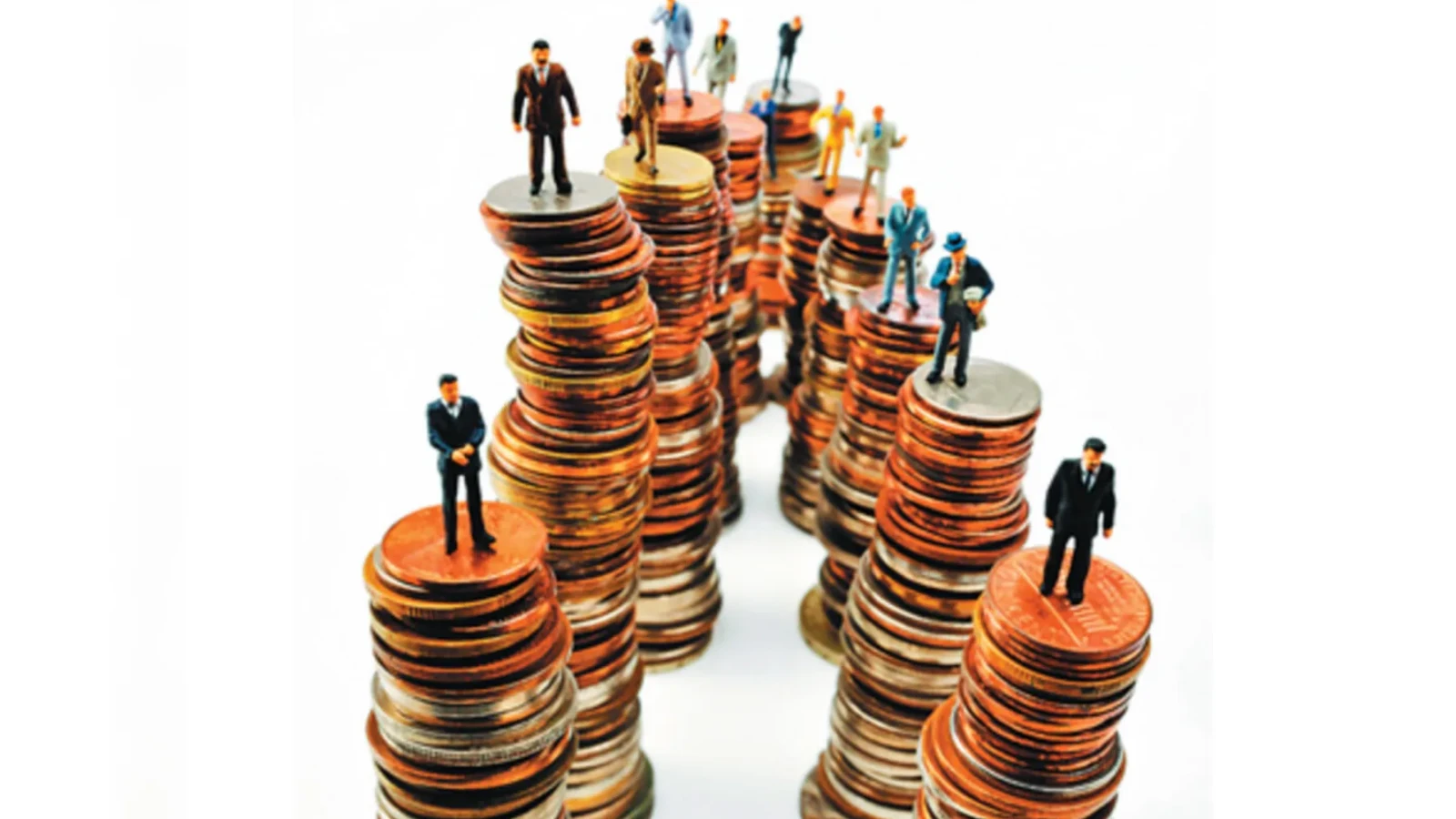 Europa ia în calcul taxarea averilor mari pentru a finanța cheltuielile publice Presiunile financiare generate de reînarmare, cheltuielile sociale și tranziția ecologică forțează statele europene să caute noi surse de venituri