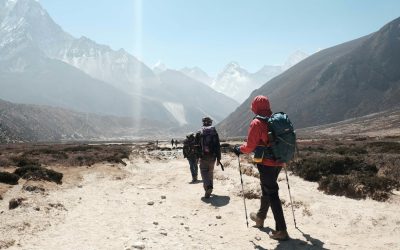 Ghizi de pe Everest, acuzați că intoxicau alpiniști pentru a frauda asigurările Un scandal de proporții zguduie lumea alpinismului