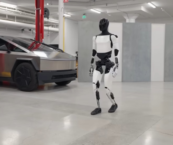 Tesla: Fabrica din Shanghai, cheia roboților umanoizi
