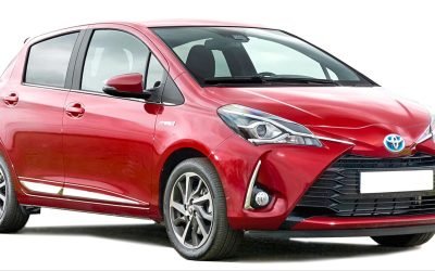 Frânarea regenerativă a vehiculelor hibride, inclusiv a modelului TOYOTA YARIS Hybrid din imagine, poate prezenta variații sesizabile în funcție de o serie de factori, de la temperatura bateriei până la stilul de conducere al șoferului