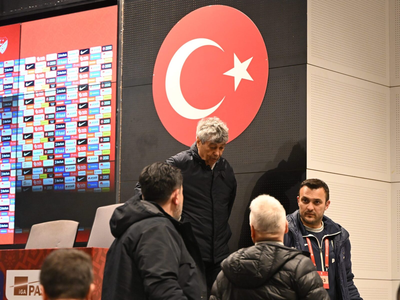 La 80 de ani, Mircea Lucescu, o legendă a fotbalului românesc, s-a stins din viață, lăsând în urmă o carieră impresionantă și o moștenire de necontestat