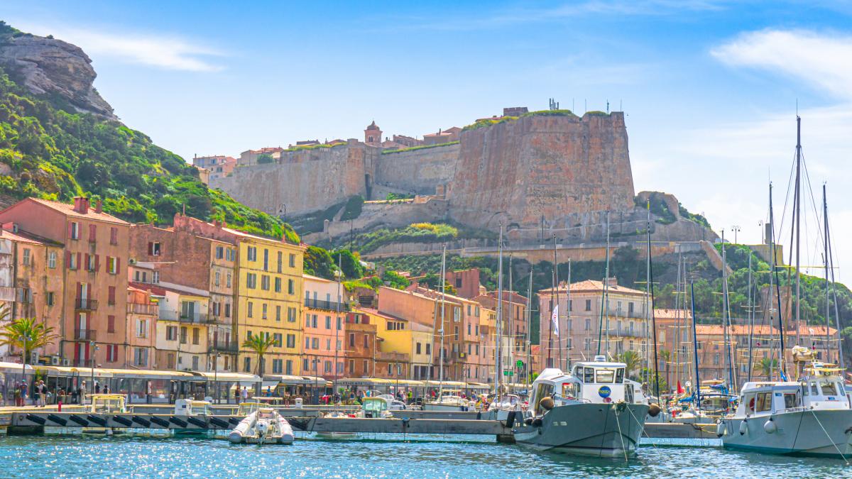 Turiști blocați în Corsica: Proteste pentru motorină blochează porturile
