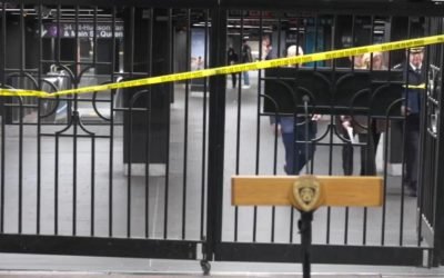 Bărbat împușcat mortal la METROUL din New York, după atac cu cuțit