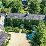 Sat întreg, scos la vânzare în Irlanda: Cât costă fostul cătun Ryanair