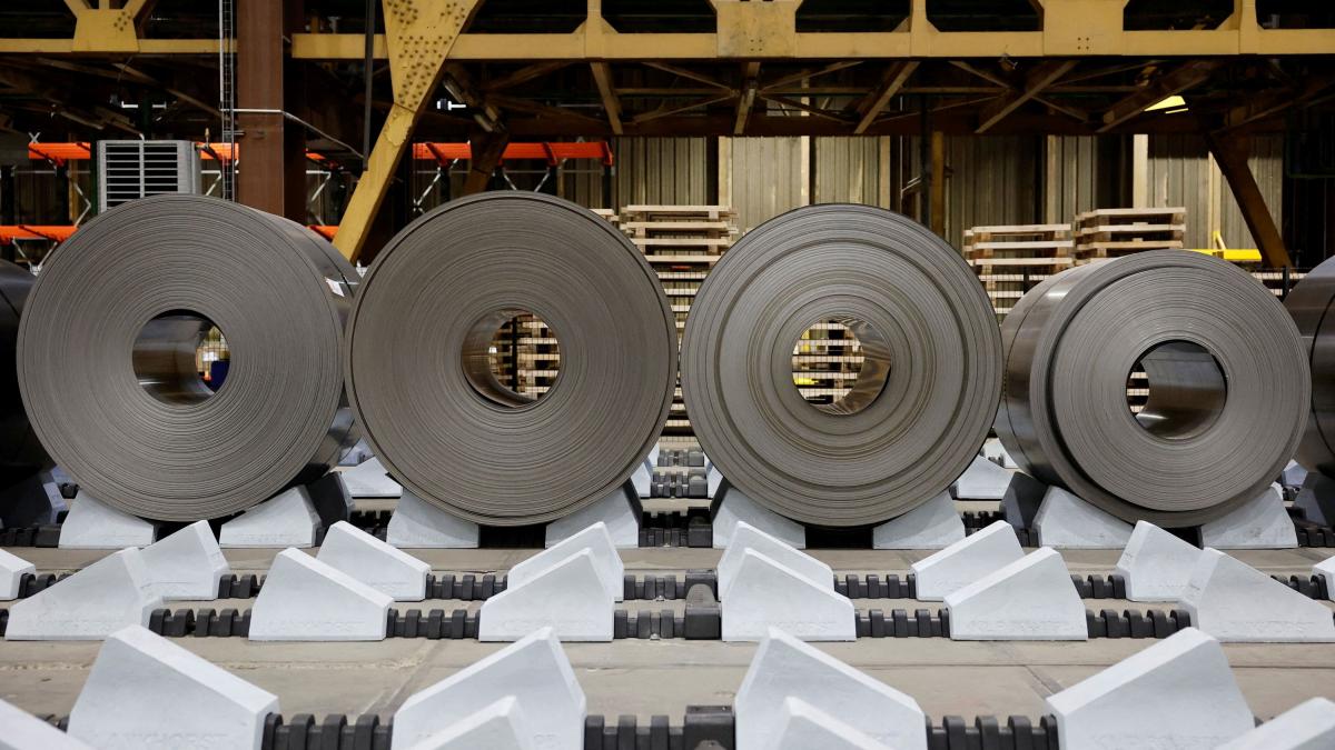 Oligarhul ucrainean Victor Pinchuk preia fabrica din Roman: Interpipe cumpără o unitate importantă din industria românească Compania industrială ucraineană Interpipe va prelua, începând cu 31 martie 2026, fabrica ArcelorMittal Tubular Products (AMTP) din Roman