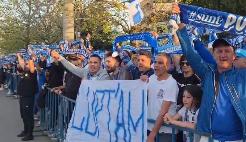 Craiova, în febră: Mii de fani scandă înainte de duelul cu Rapid