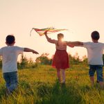 De ce vacanțele copilăriei păreau o eternitate