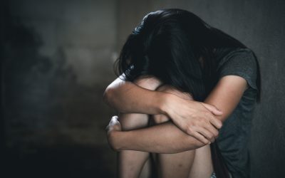 Arad: Grozăvia unui viol. Copilă de 7 ani, abuzată cu complicitatea mamei