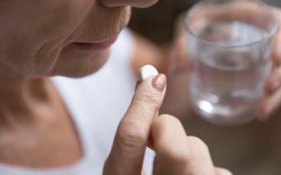 Vitamina D și Alzheimer: Un nou studiu arată o posibilă legătură Un studiu recent publicat în jurnalul Neurology a stârnit interesul cercetătorilor, sugerând o potențială legătură între nivelurile de vitamina D și acumularea unei proteine cheie asociată cu boala Alzheimer